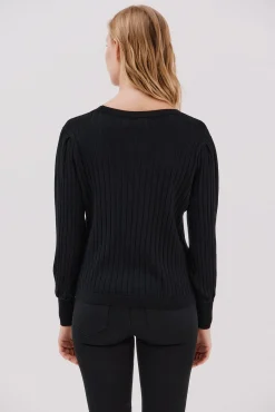 Camisola em bico botões