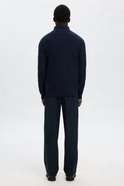 Camisola estruturada 100% algodão orgânico com meia fecho-éclair .
