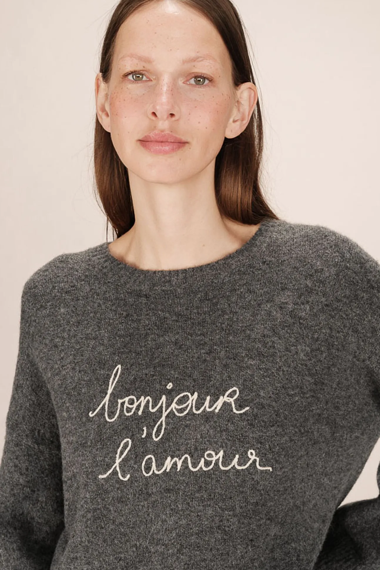 Camisola oversized de manga comprida com mensagem bordada
