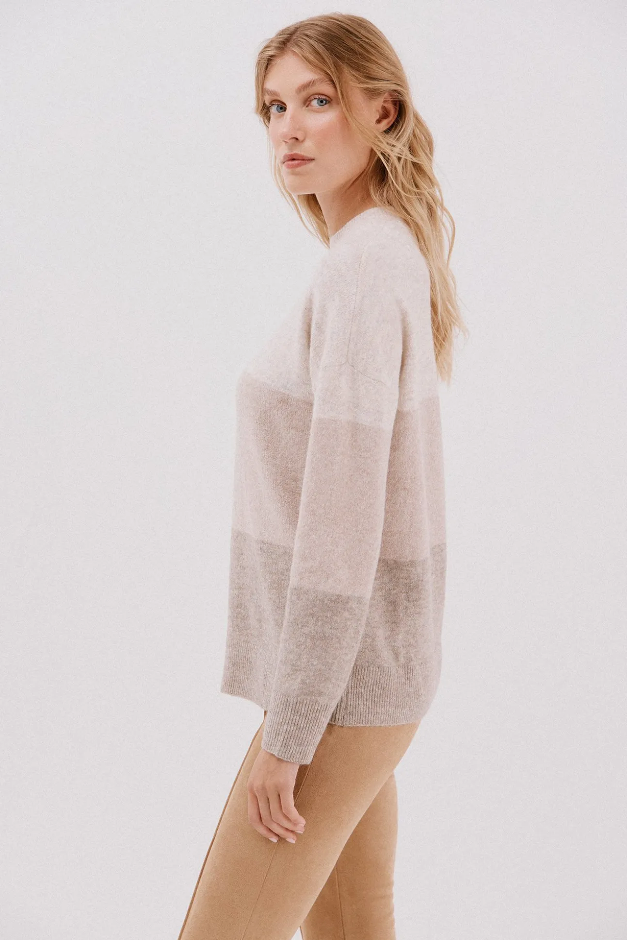 Camisola suave com franjas