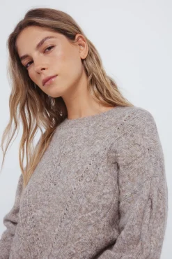 Camisola trançado em V