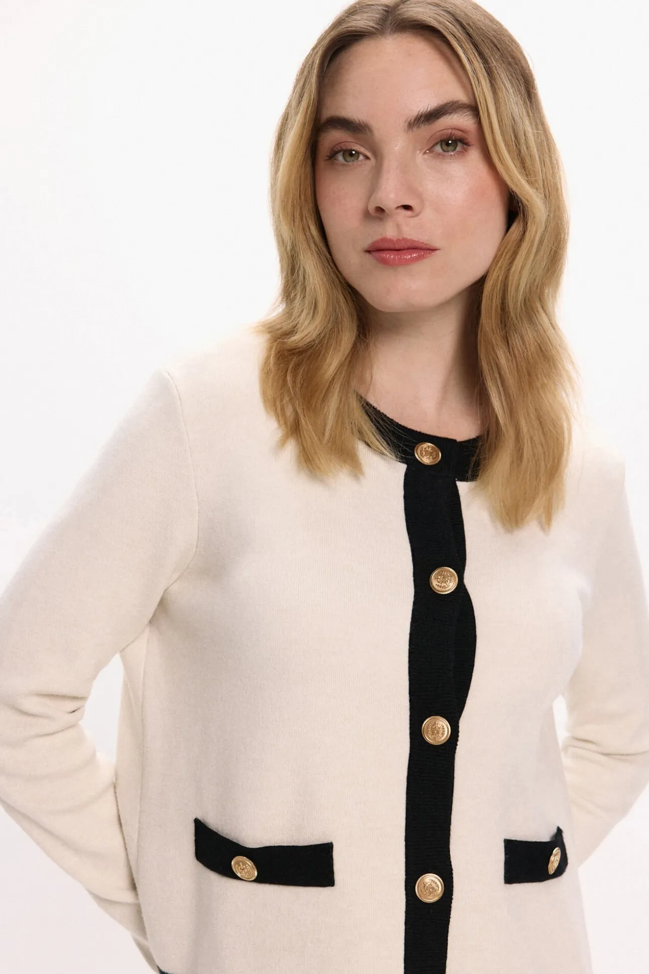 Cardigan com botões dourados e viscose