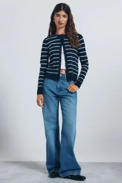 Cardigan com gola redonda e botões e viscose