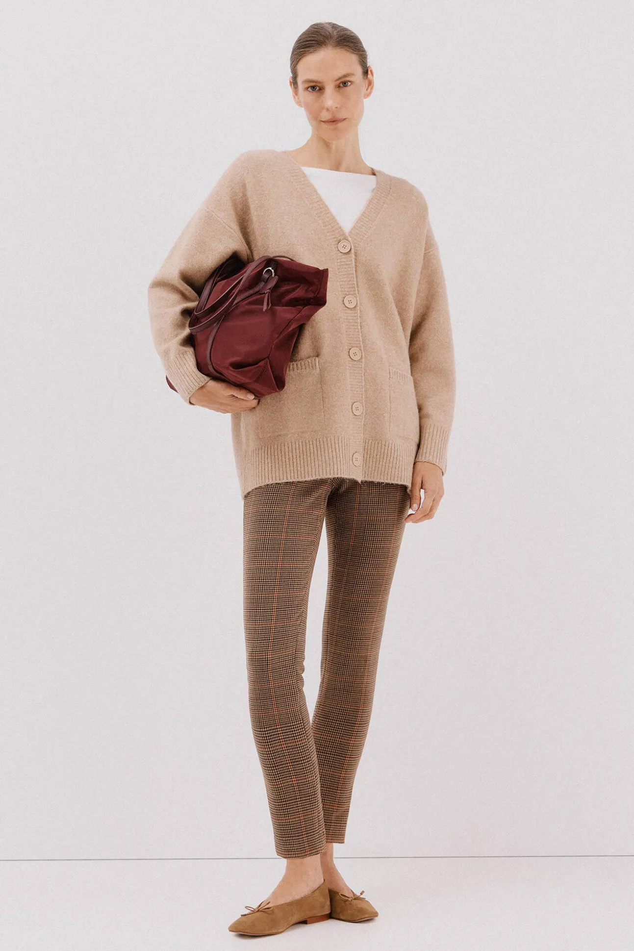 Cardigan longo com bolsos