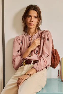 Carina. Blusa bordada