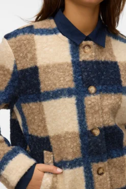 Casaco de borrego com estampado xadrez