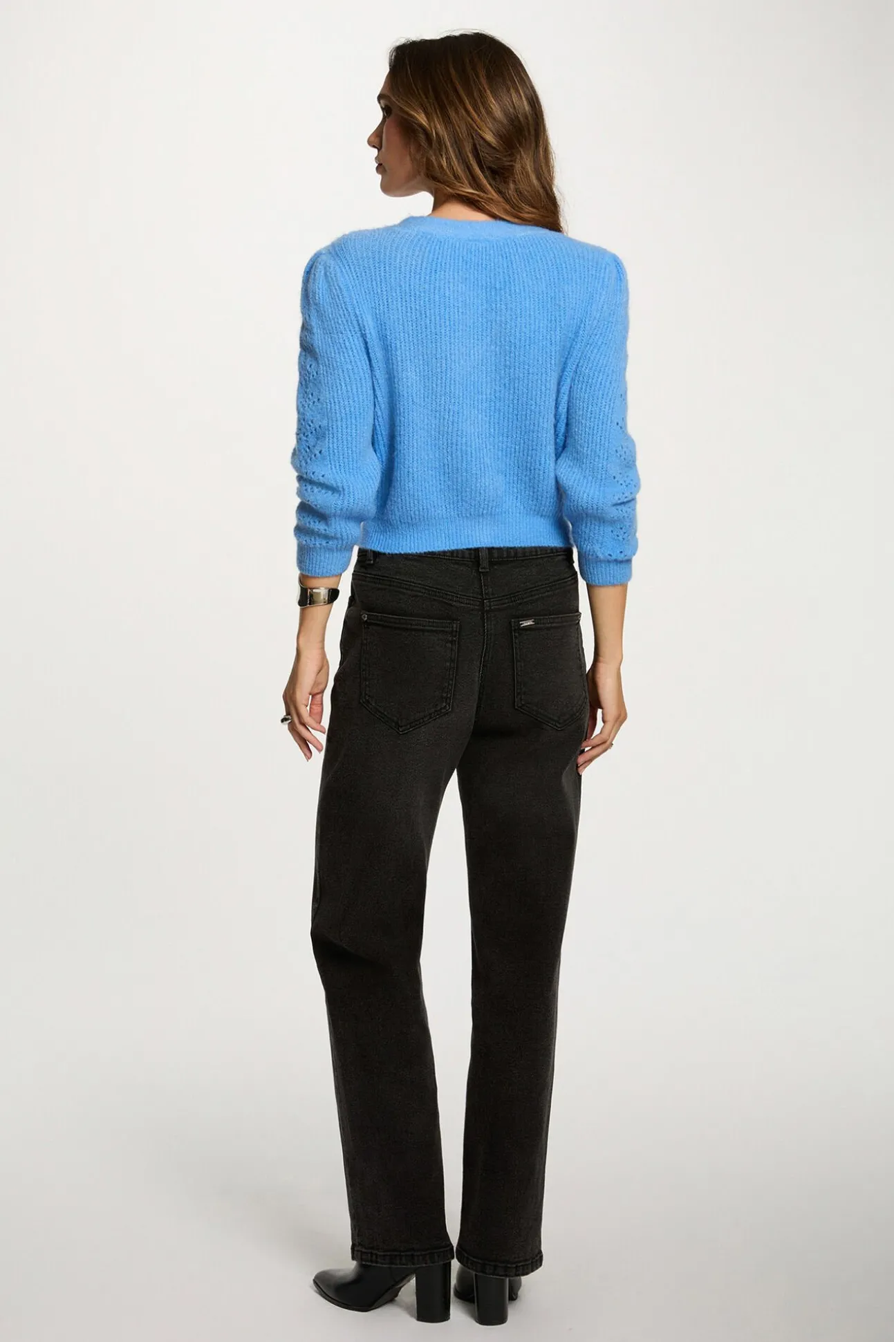 Casaco de malha slim fit com gola em V