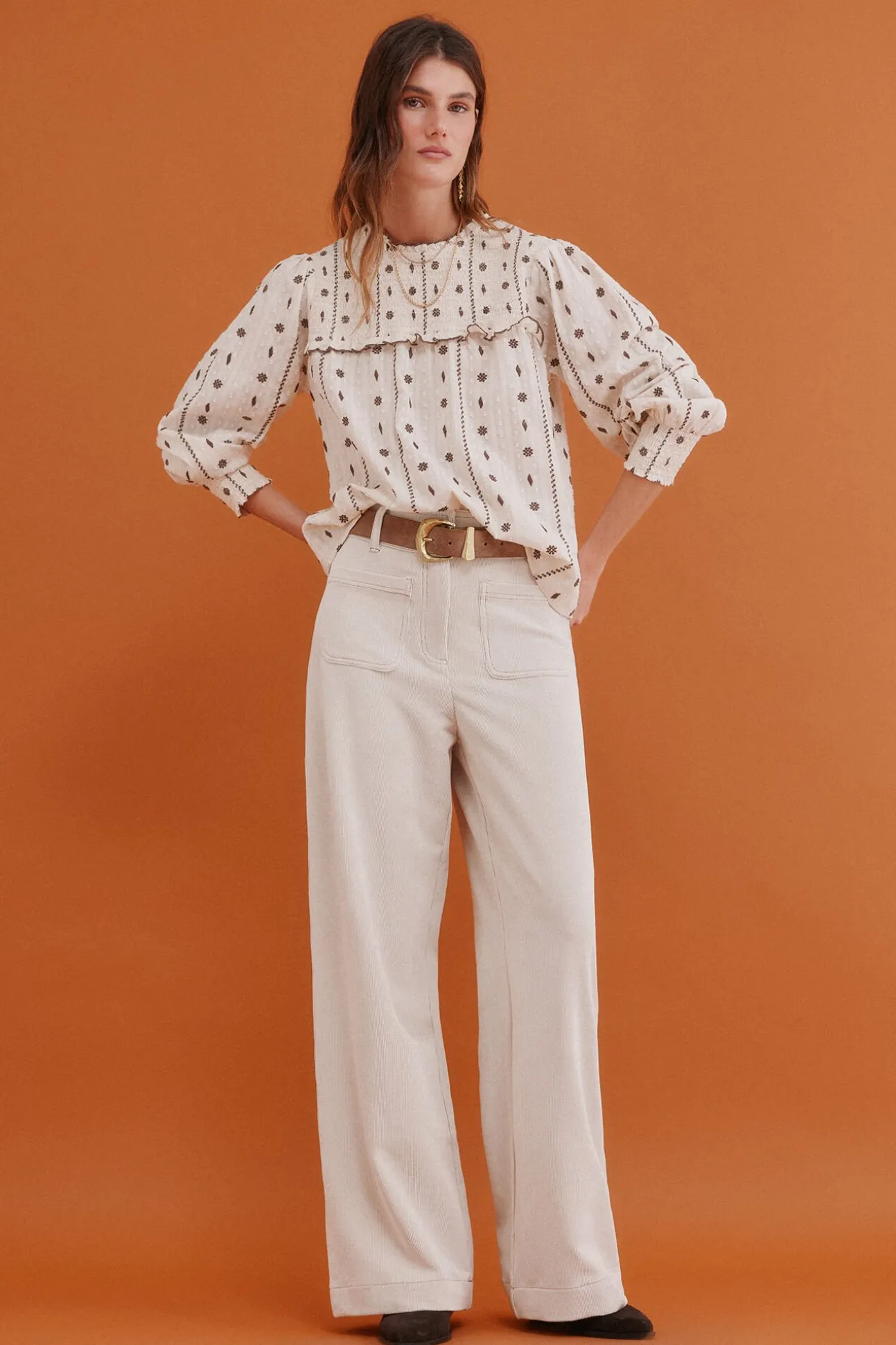 Catalina. Blusa com cintado = entallado