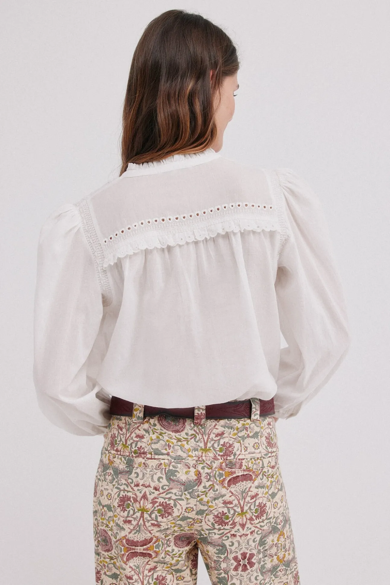 Cecília. Blusa bordada