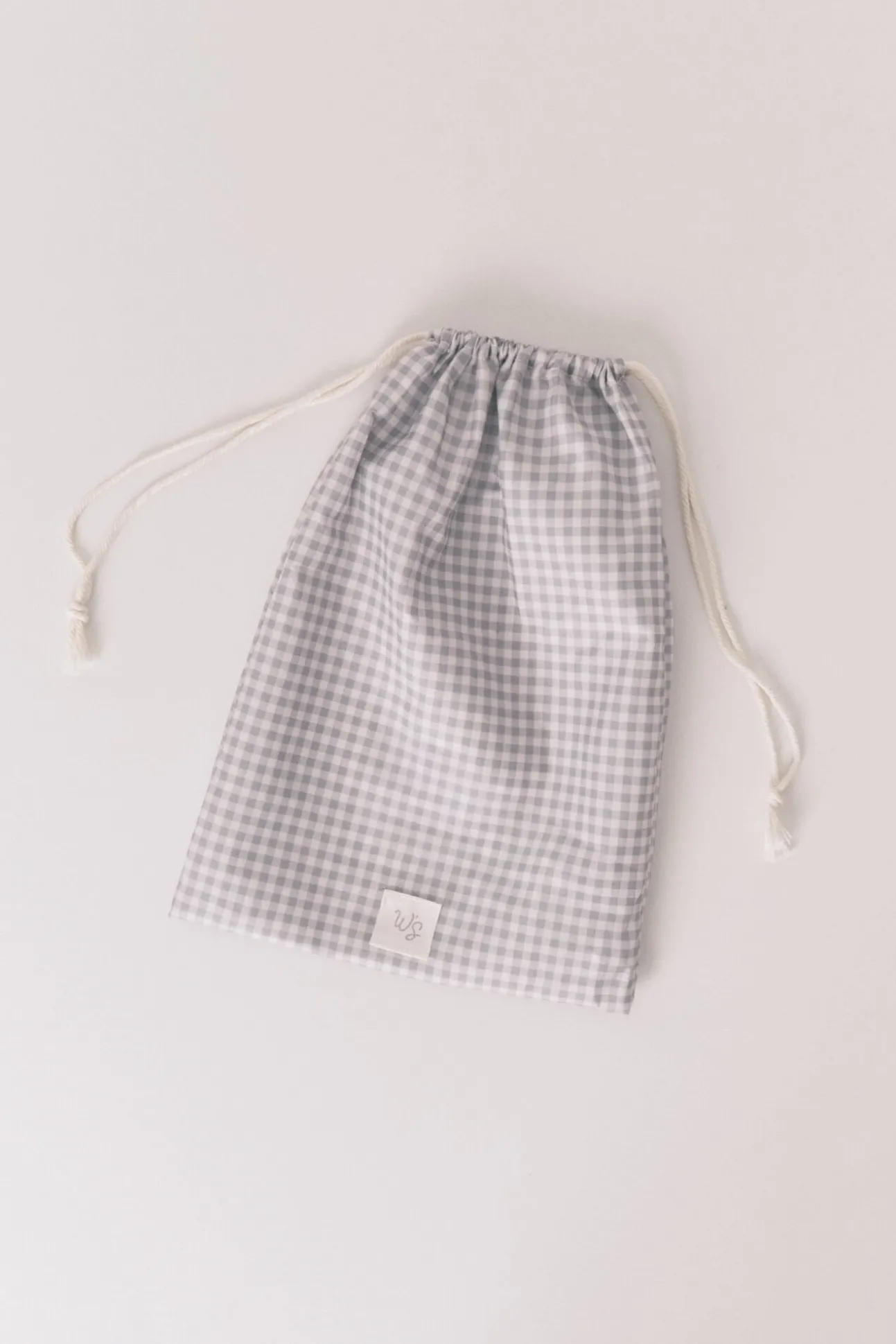 Chinelos de quarto cinza fechado "maternity"