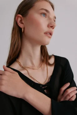 Clemência. Blusa com fecho cruzado