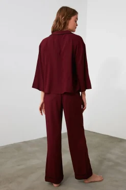 Conjunto de pijama camiseiro de viscose vermelha com vivo