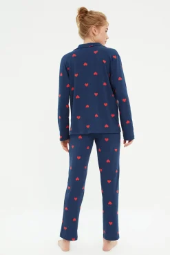 Conjunto de pijama camiseiro azul marinho com corações