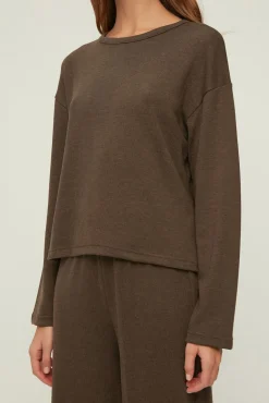 Conjunto de pijama canelado marrom