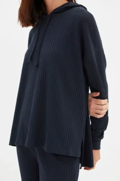 Conjunto de pijama com capuz canelado