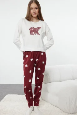 Conjunto de pijama com estampado de estrela vermelha