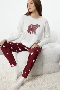 Conjunto de pijama com estampado de estrela vermelha
