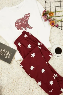 Conjunto de pijama com estampado de estrela vermelha