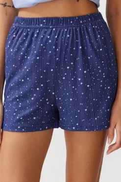 Conjunto de pijama curto estampado com estrelas azuis