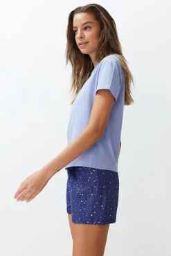 Conjunto de pijama curto estampado com estrelas azuis