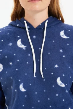 Conjunto de pijama de inverno azul marinho com capuz e estampado de galáxia