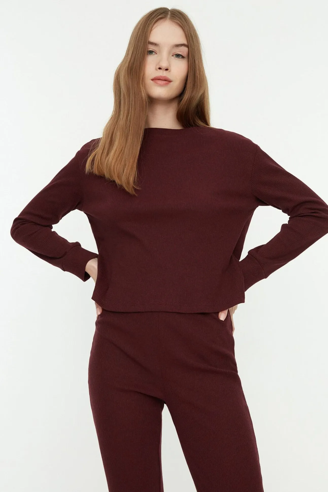 Conjunto de pijama de veludo cotelê bordô