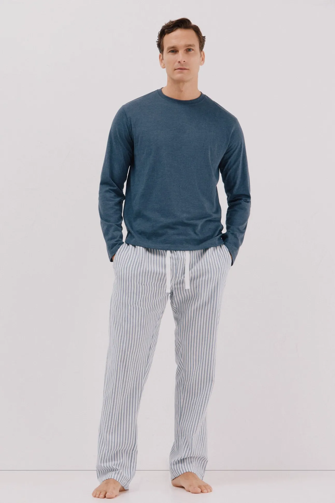 Conjunto de pijama malha e tecido