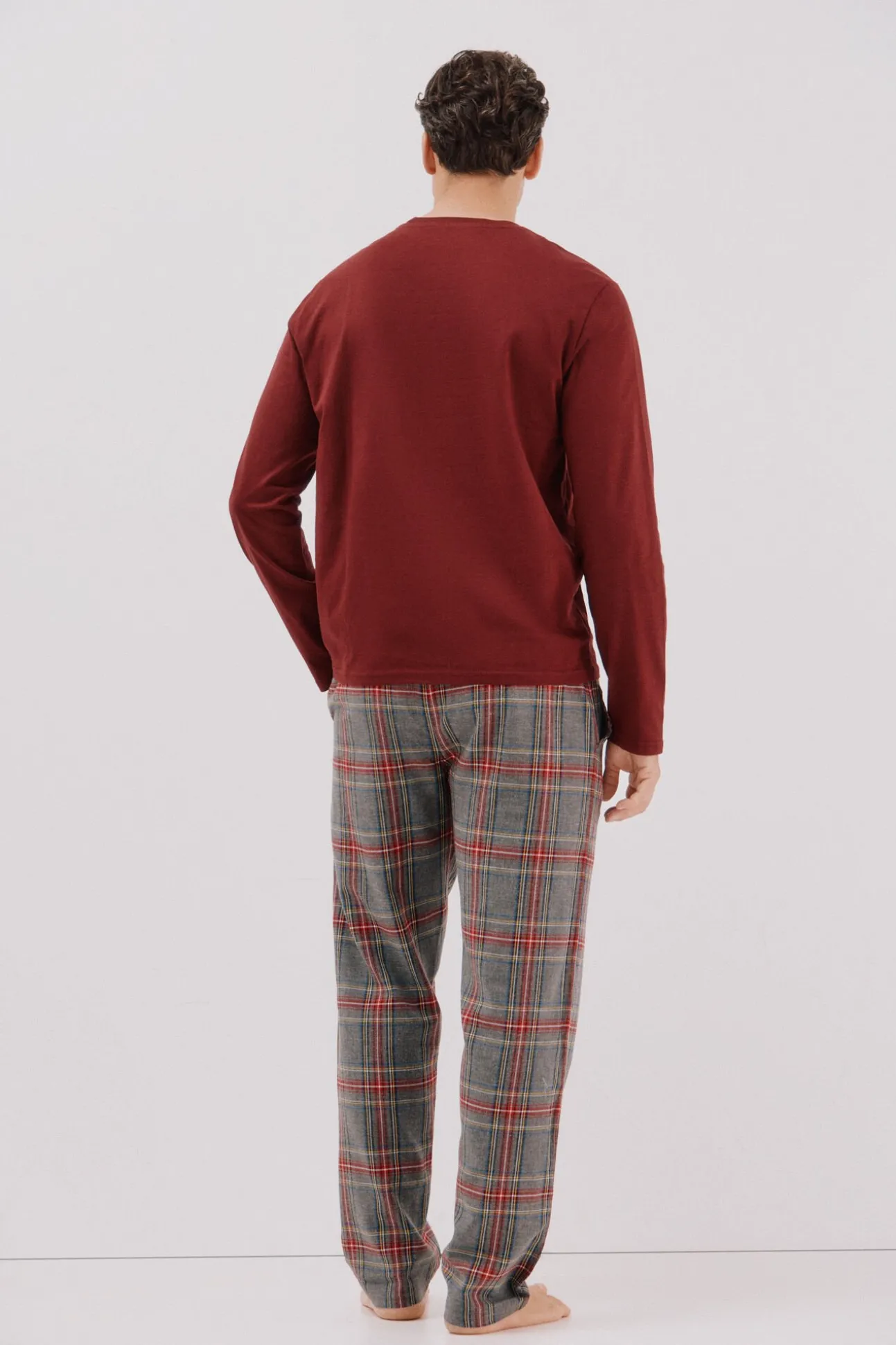 Conjunto de pijama malha e tecido