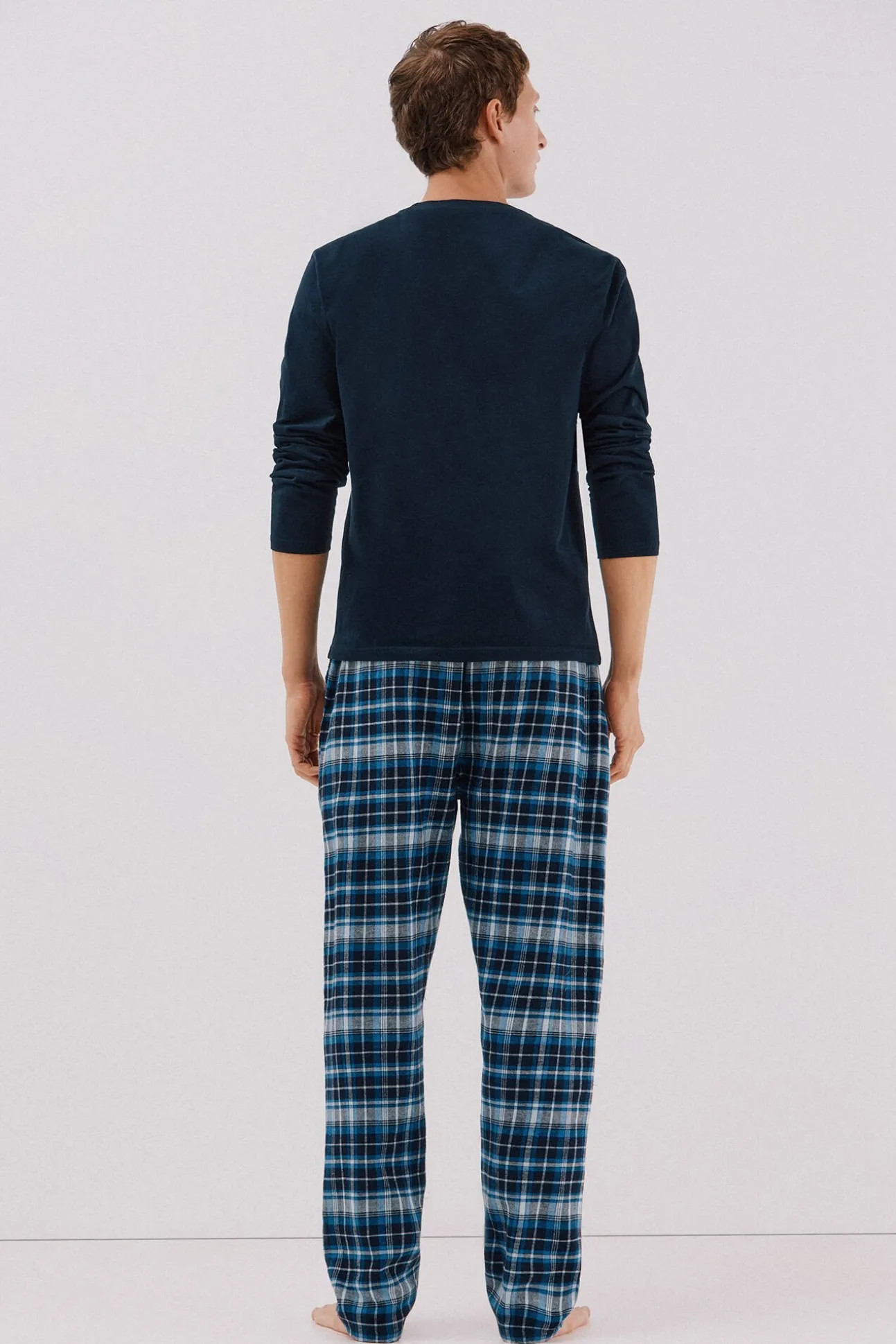 Conjunto de pijama malha e tecido