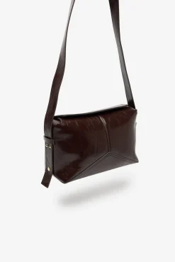 Cortes nos bolsos dos ombros