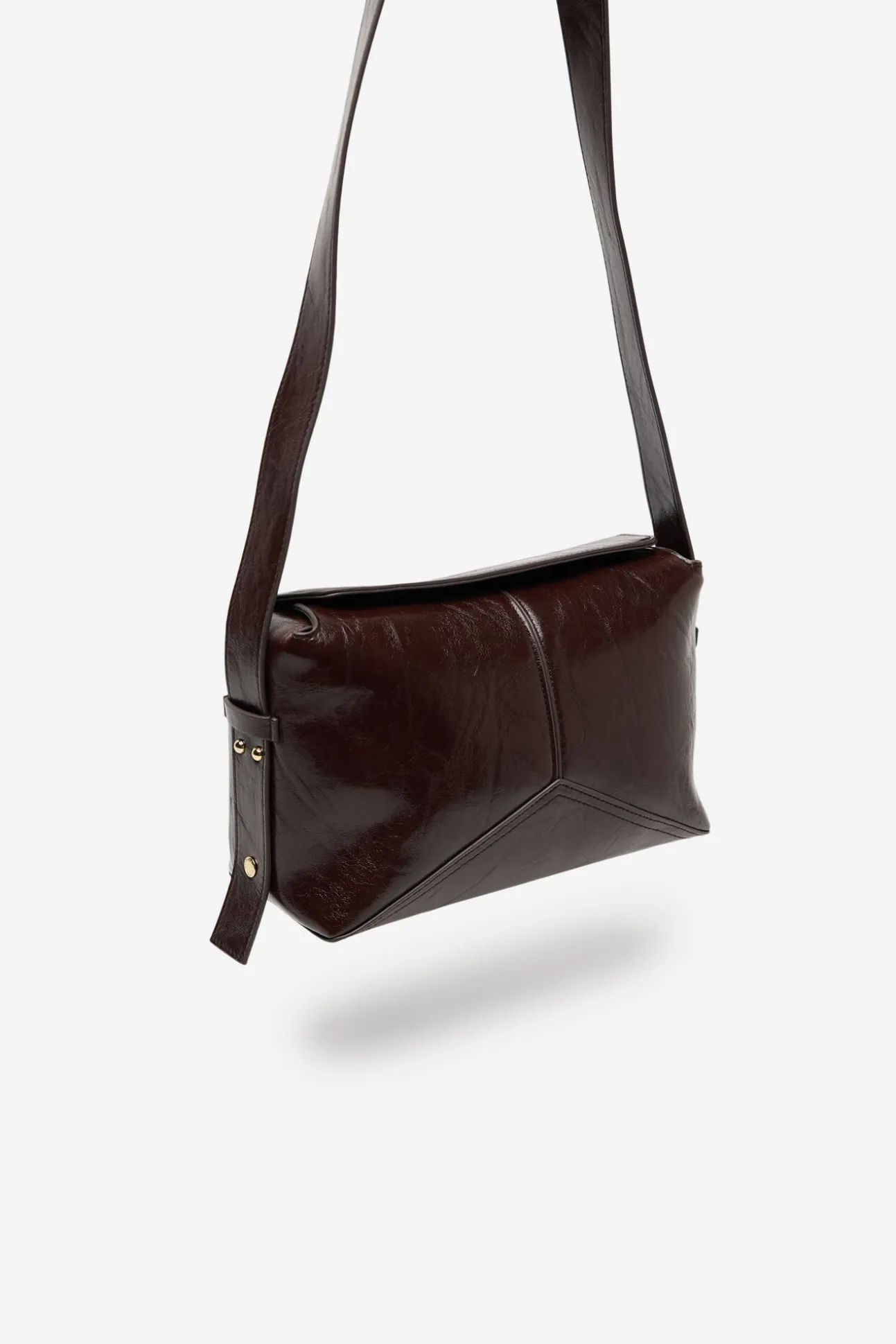 Cortes nos bolsos dos ombros