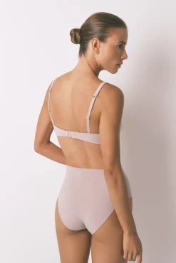 Cueca de algodão bege cintura alta