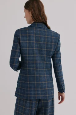Elvira. Blazer xadrez