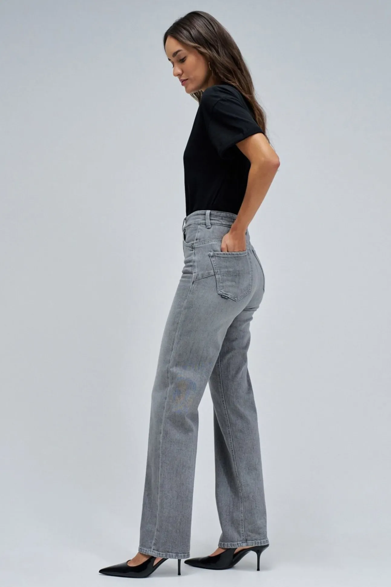 Fé empurra em jeans reto
