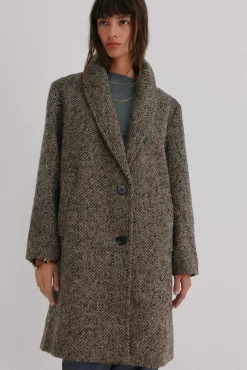 Fátima. Sobretudo com lapela