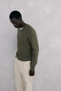 Gola de lã merino e cashmere com bico