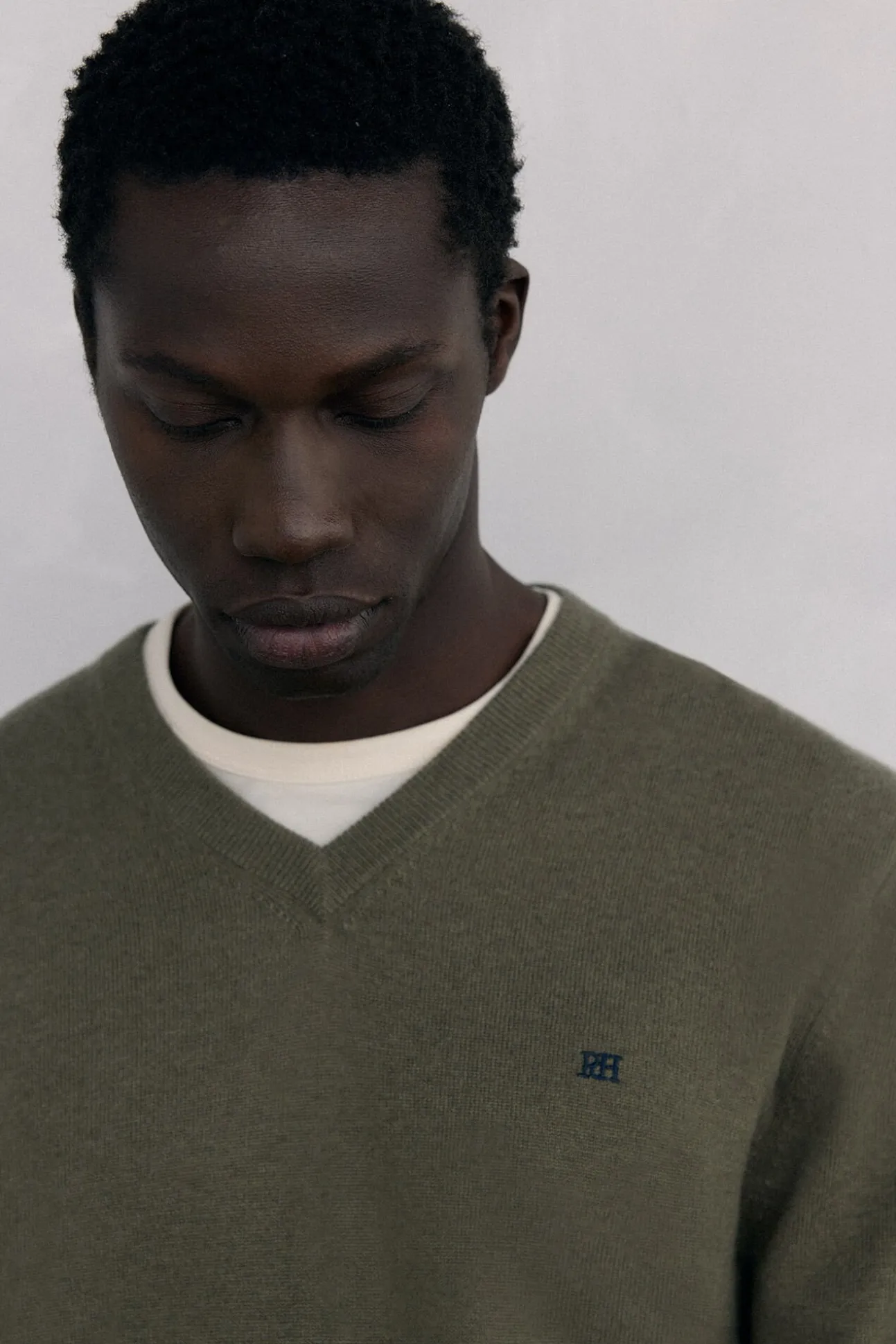 Gola de lã merino e cashmere com bico