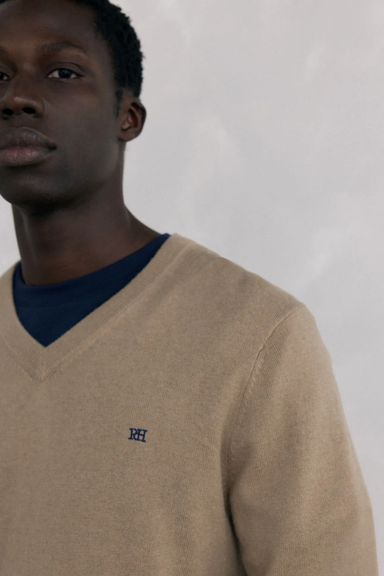 Gola de lã merino e cashmere com bico