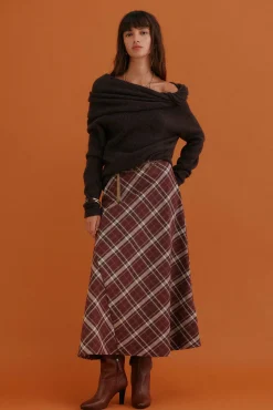Idalia. Camisola com decote assimétrico