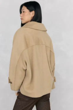 Jaqueta estilo capa com capuz
