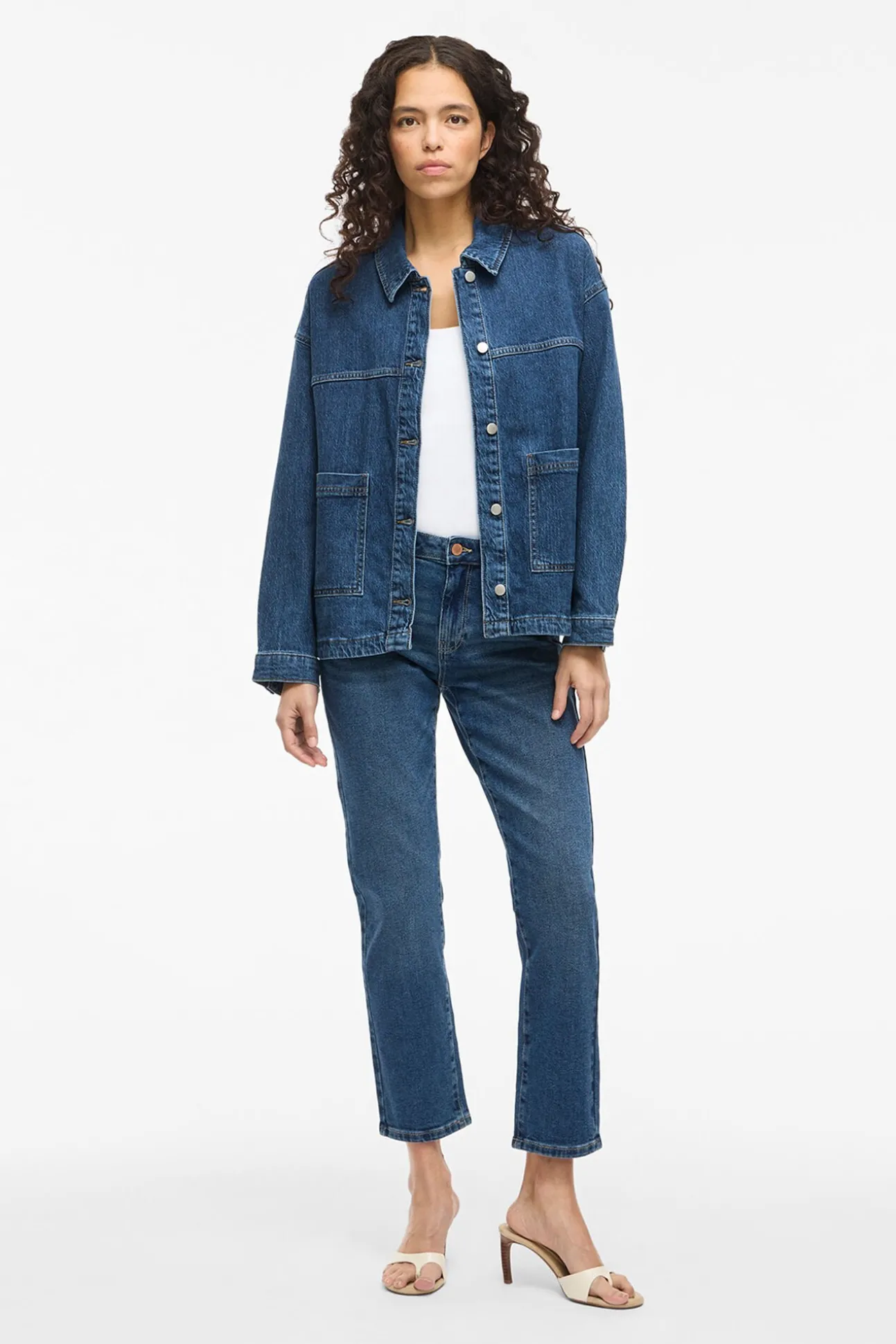Jaqueta jeans com bolsos