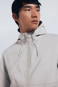 Jaqueta softshell com capuz