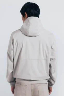 Jaqueta softshell com capuz