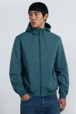 Jaqueta softshell com capuz