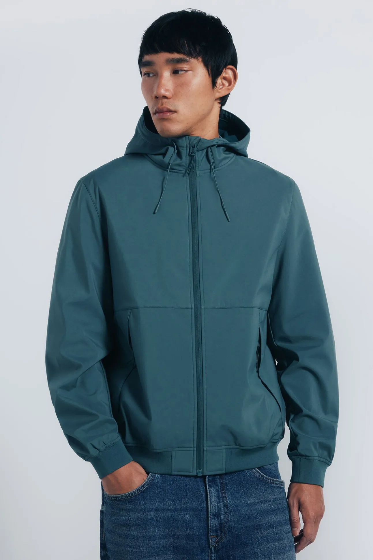 Jaqueta softshell com capuz