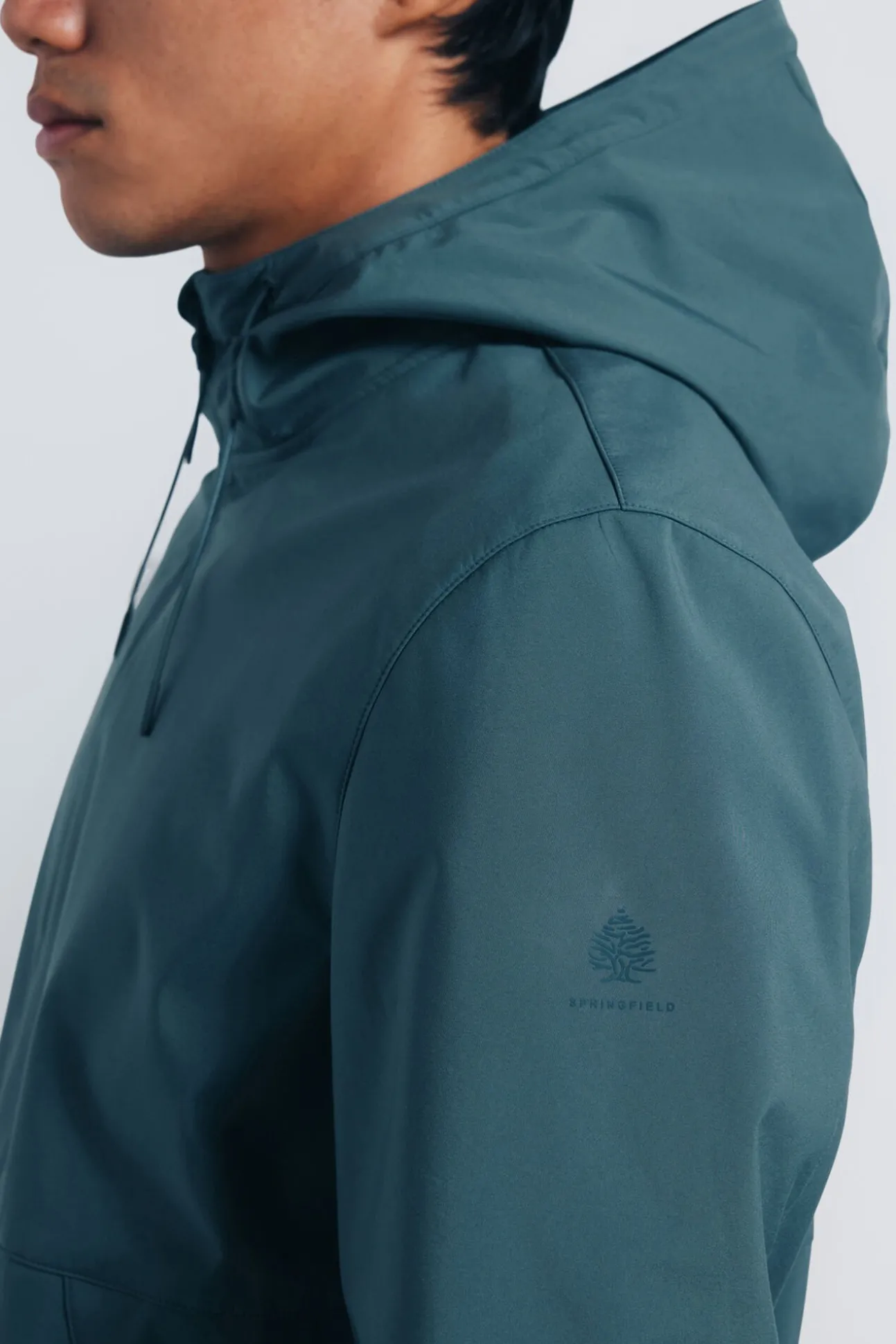 Jaqueta softshell com capuz