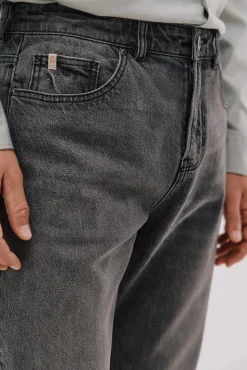Jeans com corte afunilado