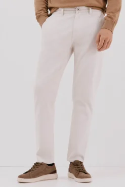 Jeans com corte afunilado