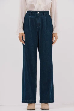 Jeans com pregas