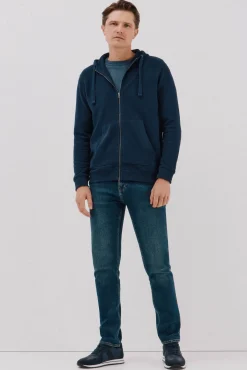 Jeans corte ajustado